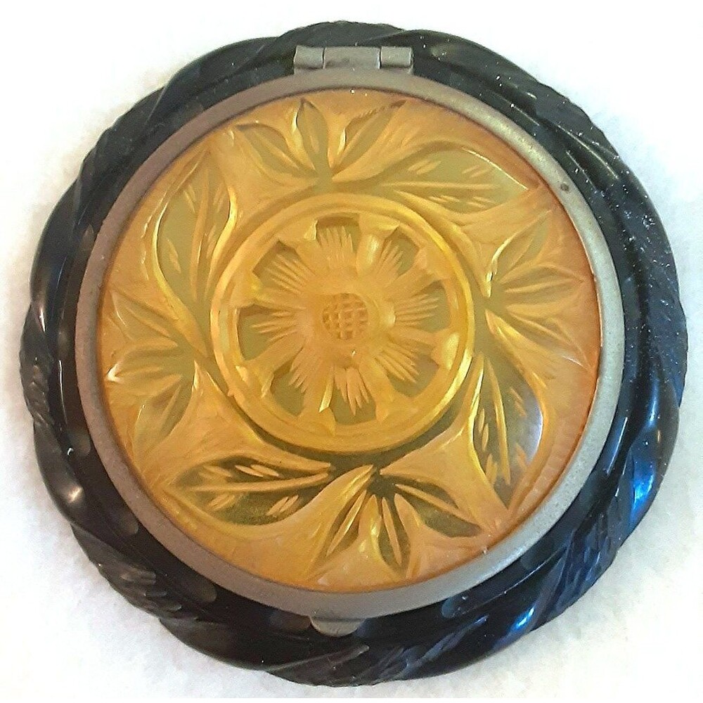 Art Deco Carved Bakelite Compact Apple Juice & Black